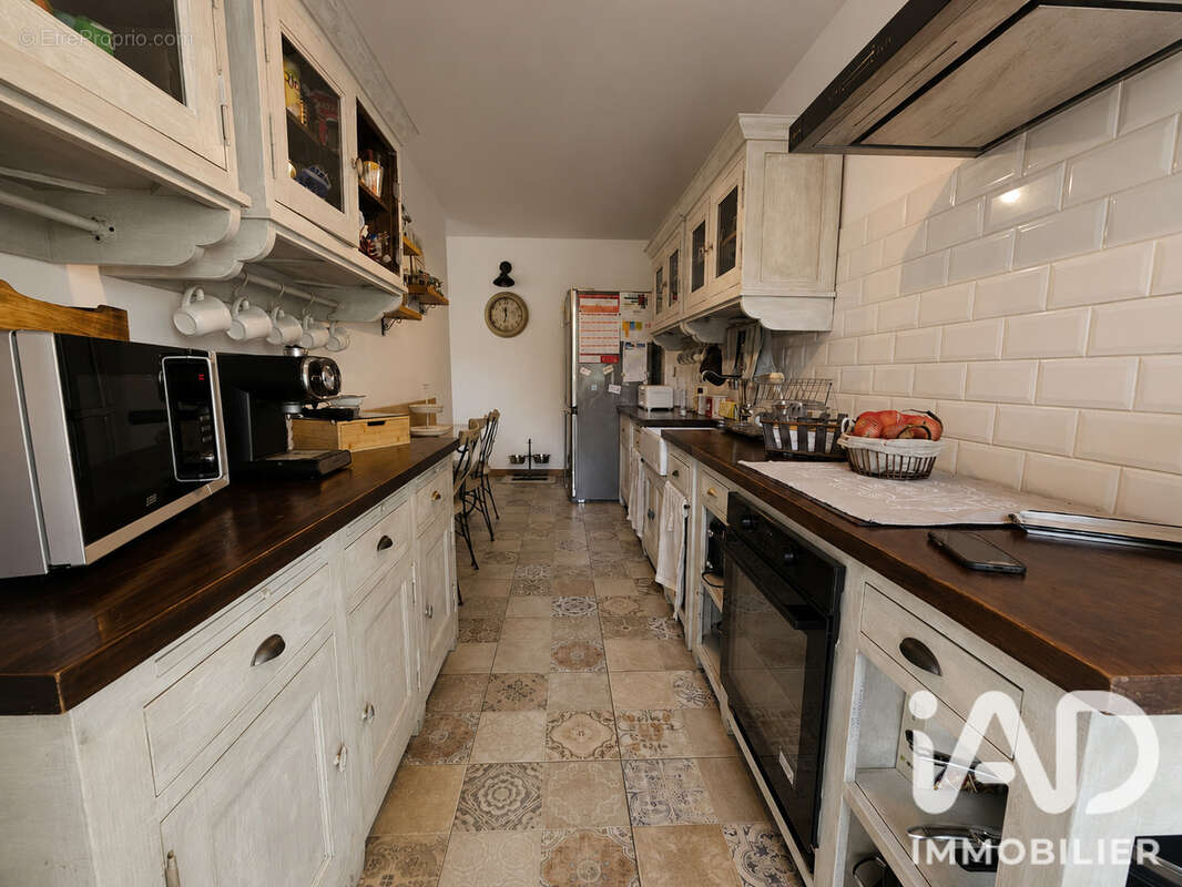 Appartement 105 m² à Marseille-12e  - photo 3