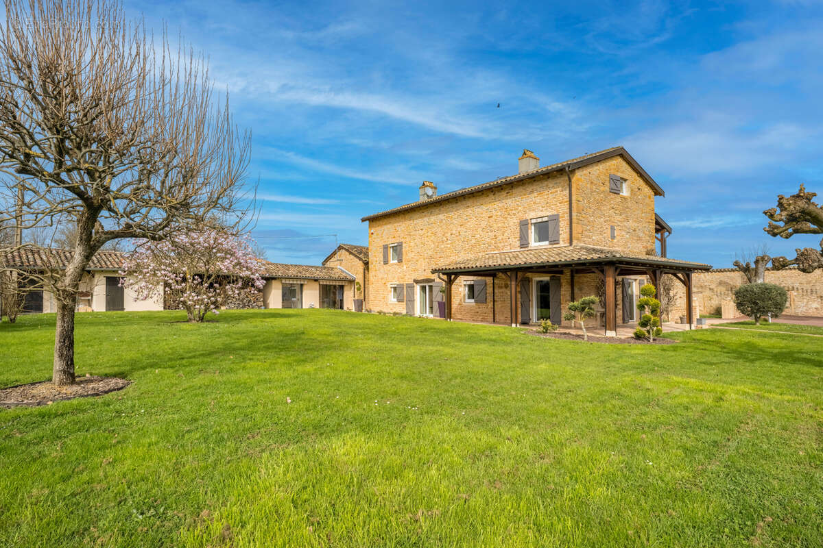 Maison à CHARNAY-LES-MACON