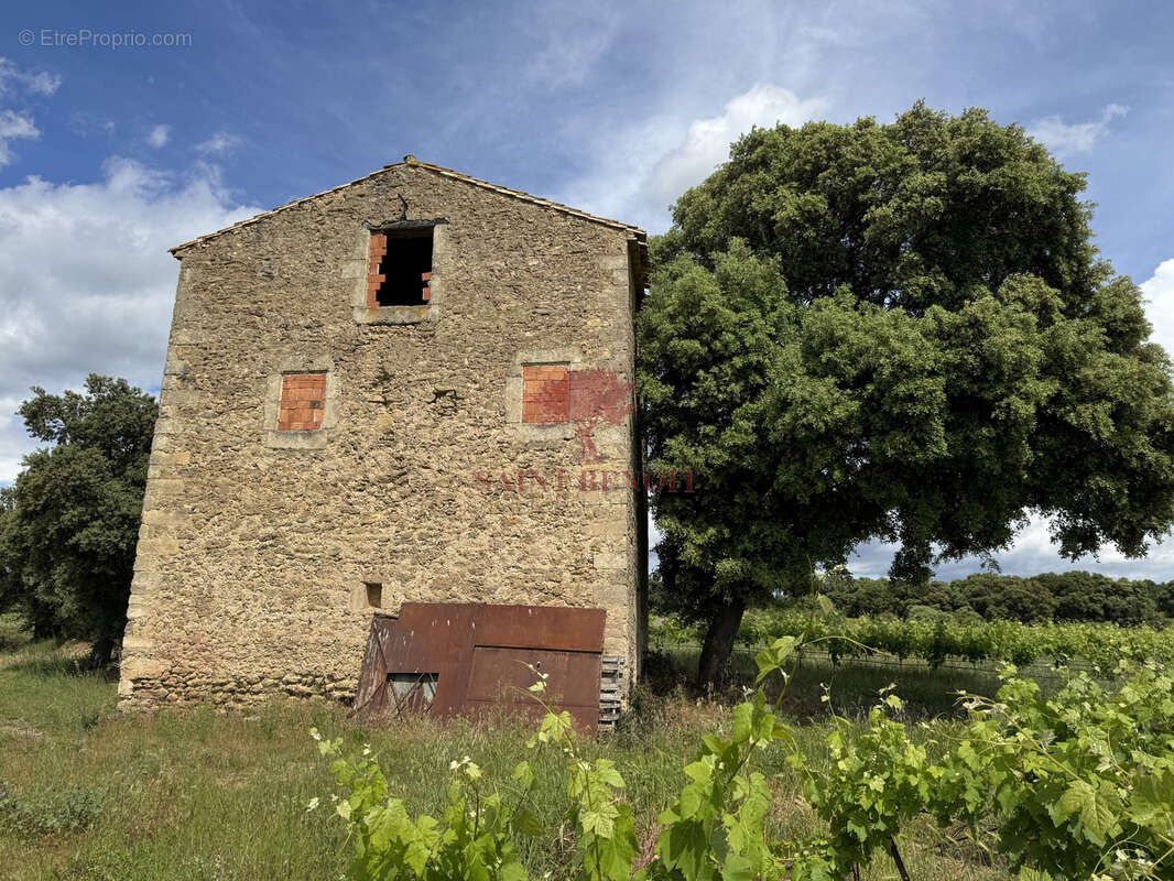 Terrain à LE POUGET
