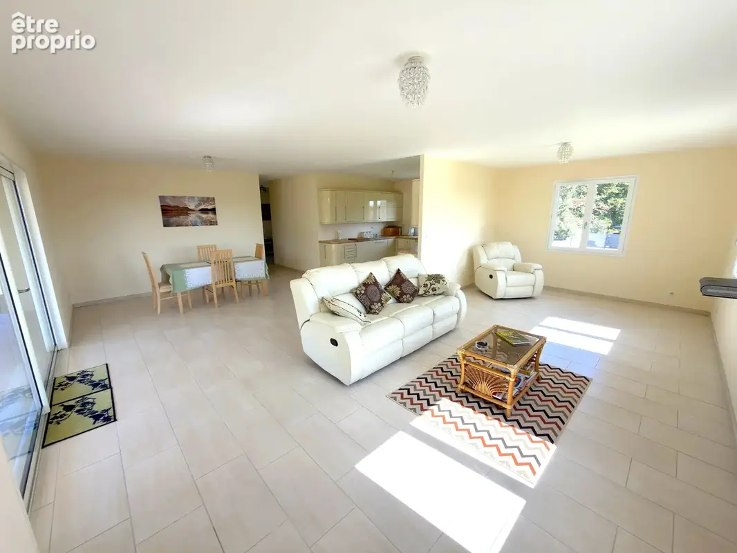 Villa moderne de plain-pied avec 3,3 ha de terrain - photo 4