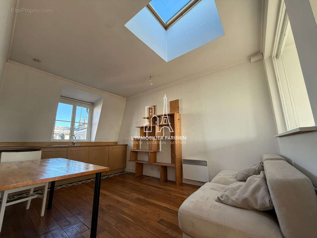 Appartement à PARIS-18E