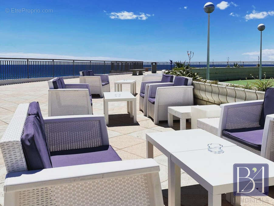 Commerce à POLIGNAC