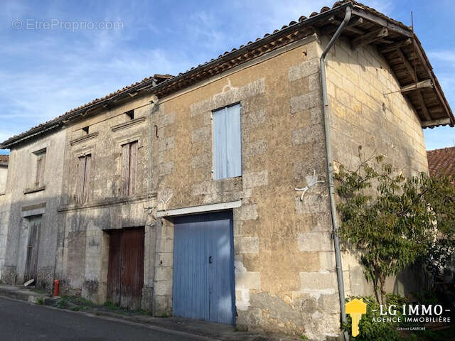 Maison à MONTLIEU-LA-GARDE