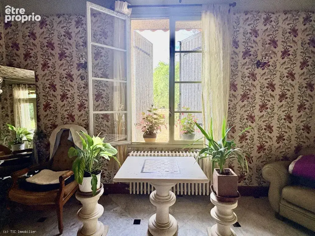 Très Beau Logis avec 6 chambres et Grand Terrain près de Ruffec - photo 6