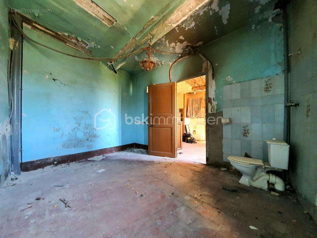 Maison à LATOUR-DE-FRANCE