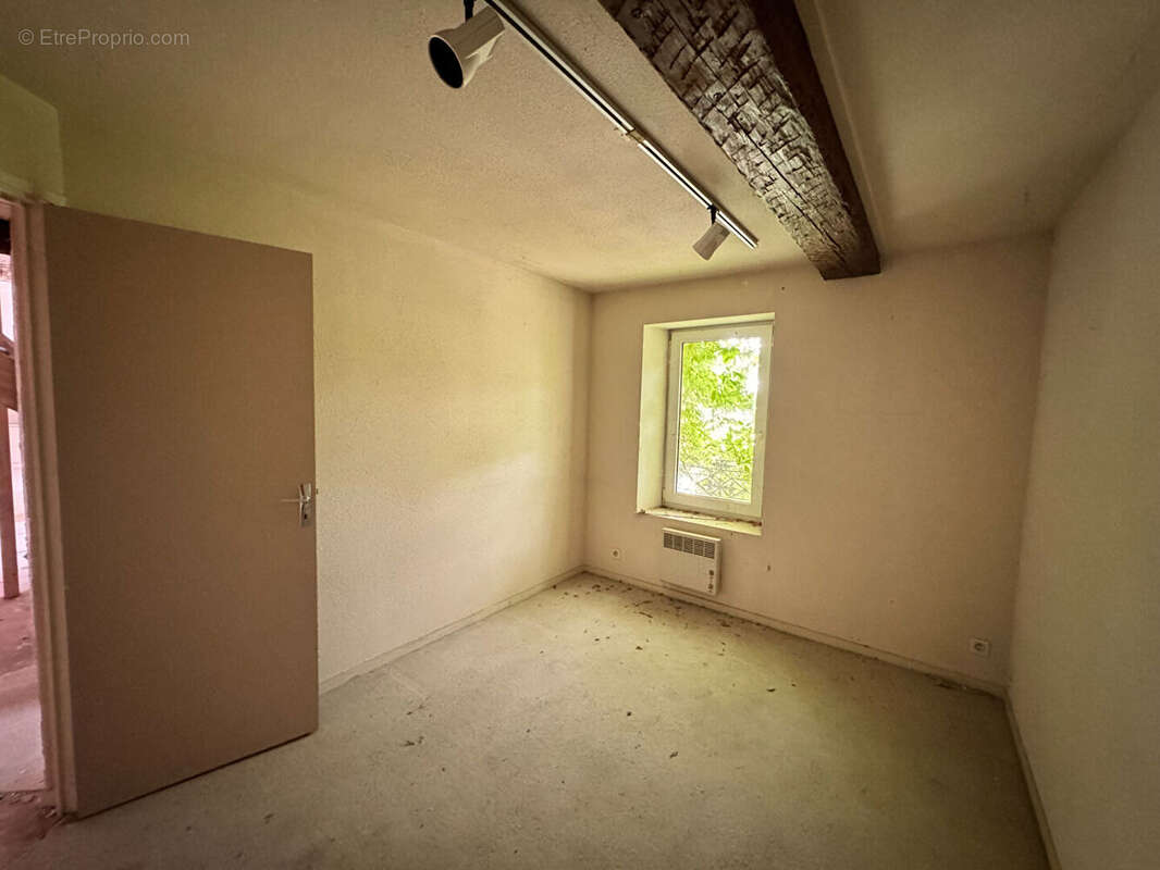 Appartement à CHATEAUNEUF-DE-GADAGNE