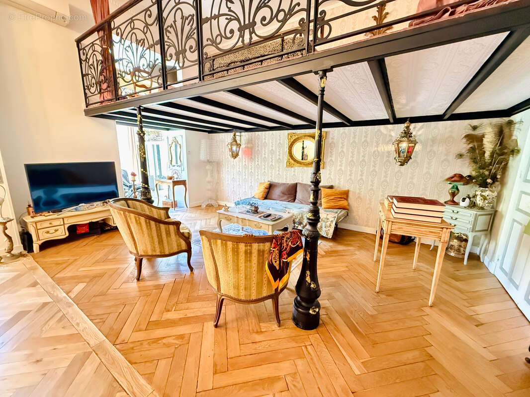 Loft avec verrière, mezzanine & accès jardin   Palais Astoria, Quartier des Fleurs - photo 9