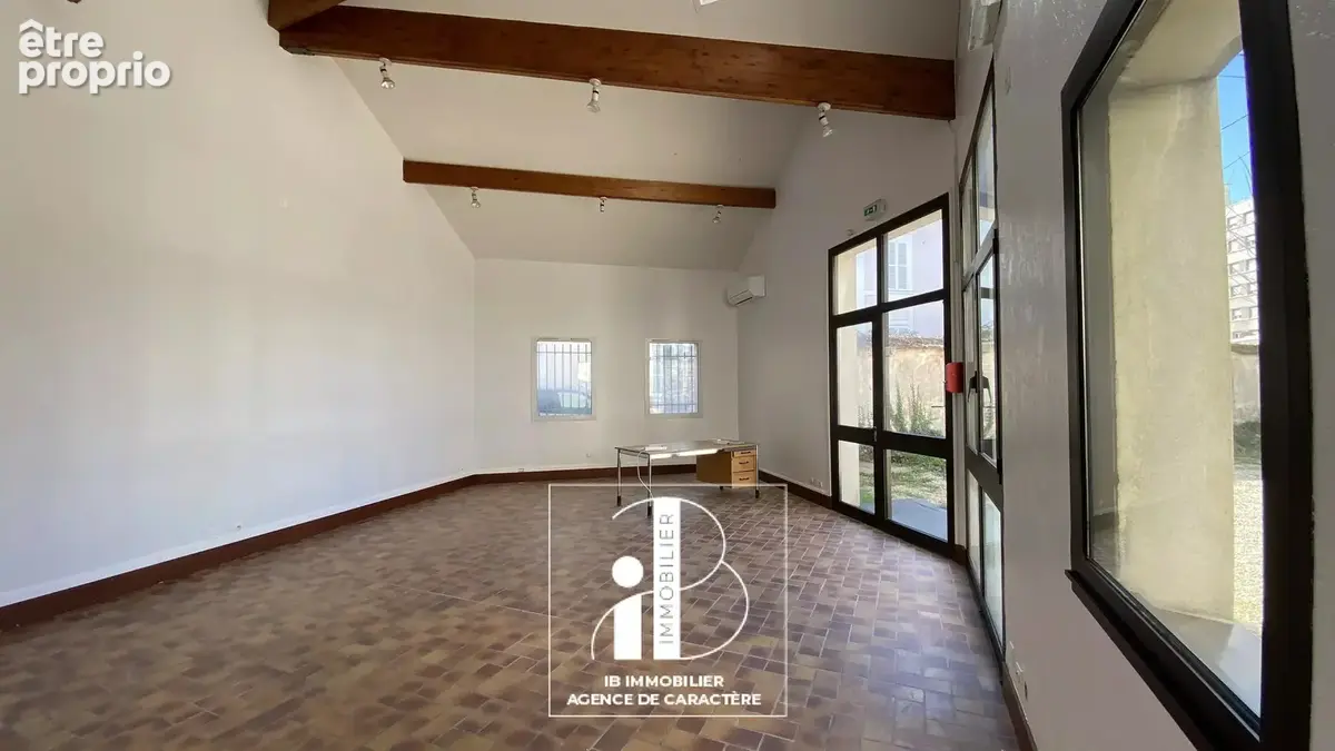 Melun immeuble en toute propriete libre de 402 m² avec ascenceur et parking privatif - photo 10