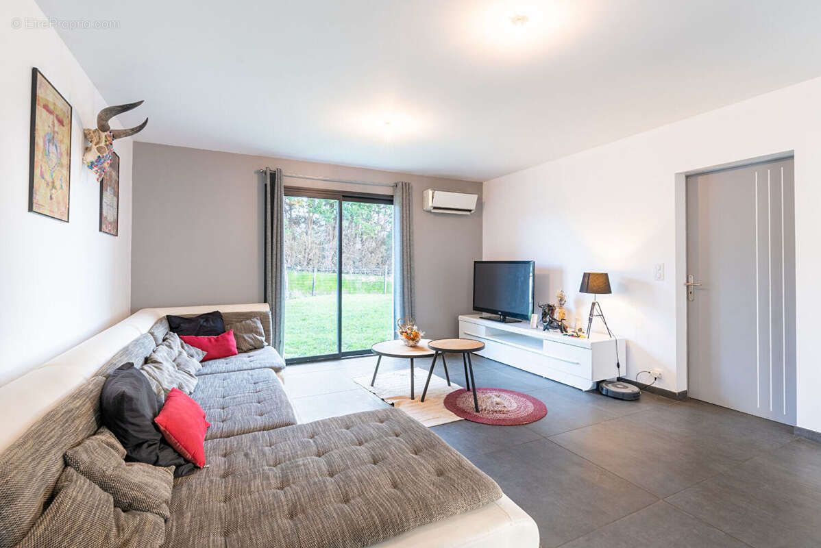 Maison à MOUSCARDES