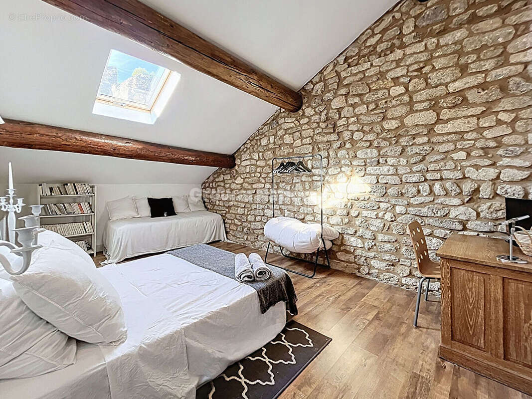 Maison à LA BAUME-DE-TRANSIT