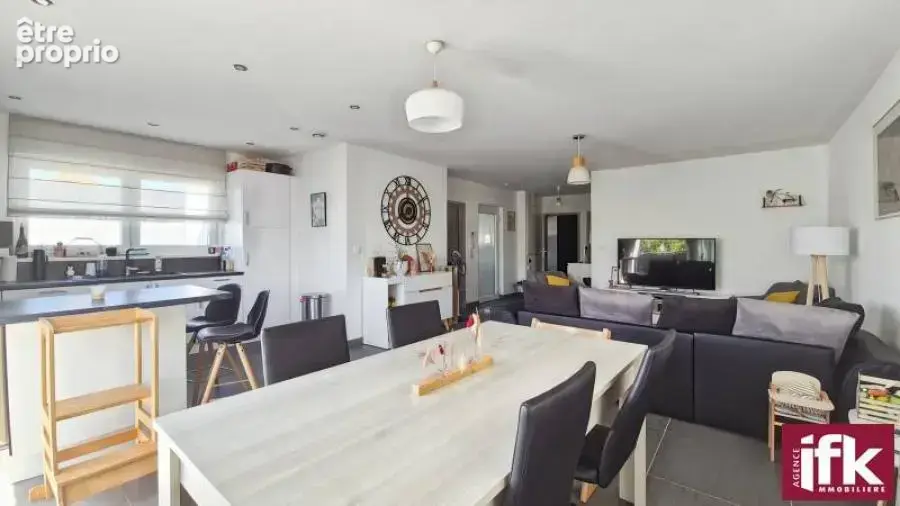 Appartement T4 de 98 m² avec entrée individuelle, balcon, garage et parking - photo 4