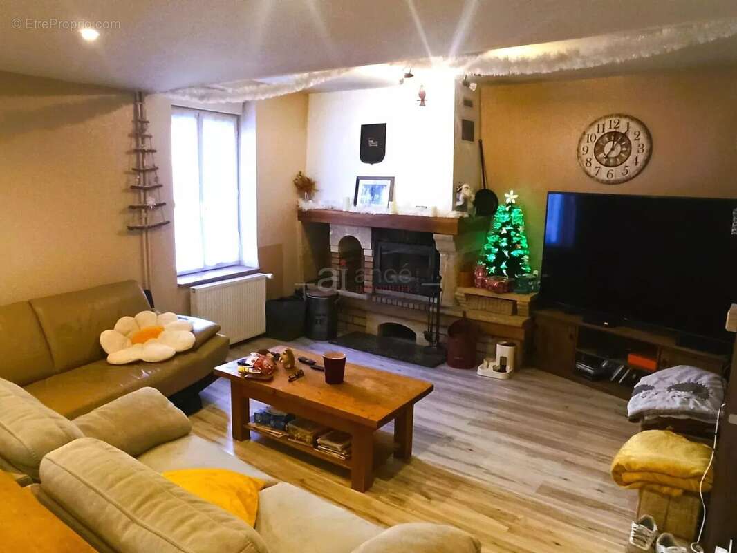 Maison à CHALEY