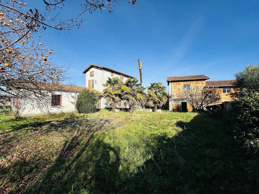 Maison à LORP-SENTARAILLE