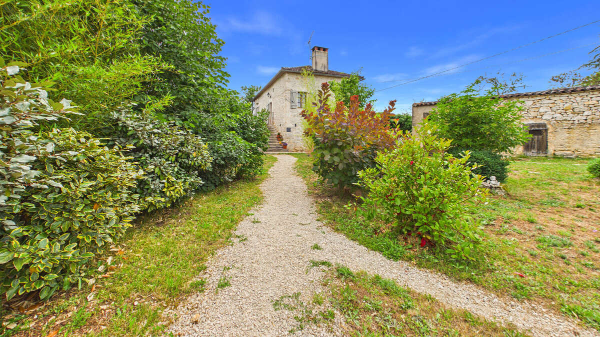 Propriété de charme avec gîte et chambres d'hôtes - photo 15