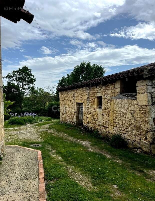 Maison à SAINT-CLAR