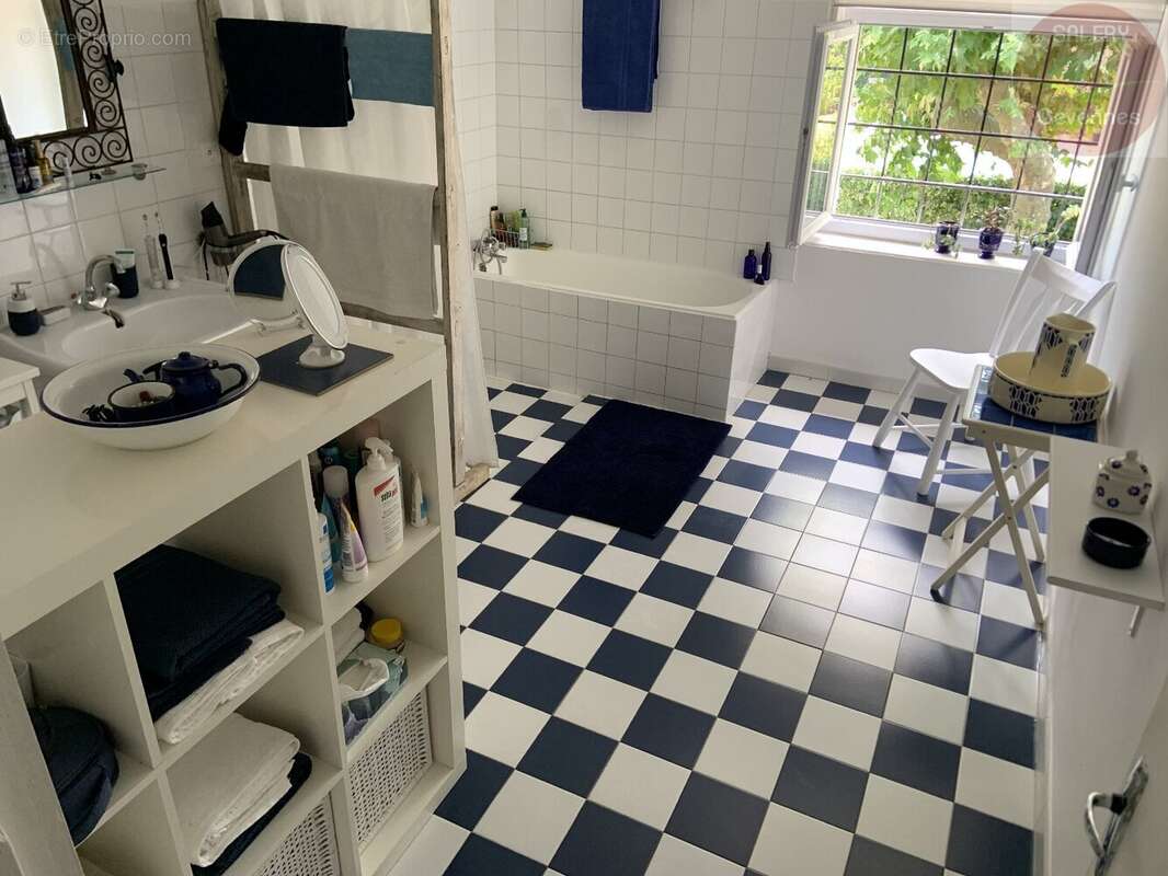 Batisse en pierre avec 5 chambres et une piscine - photo 9