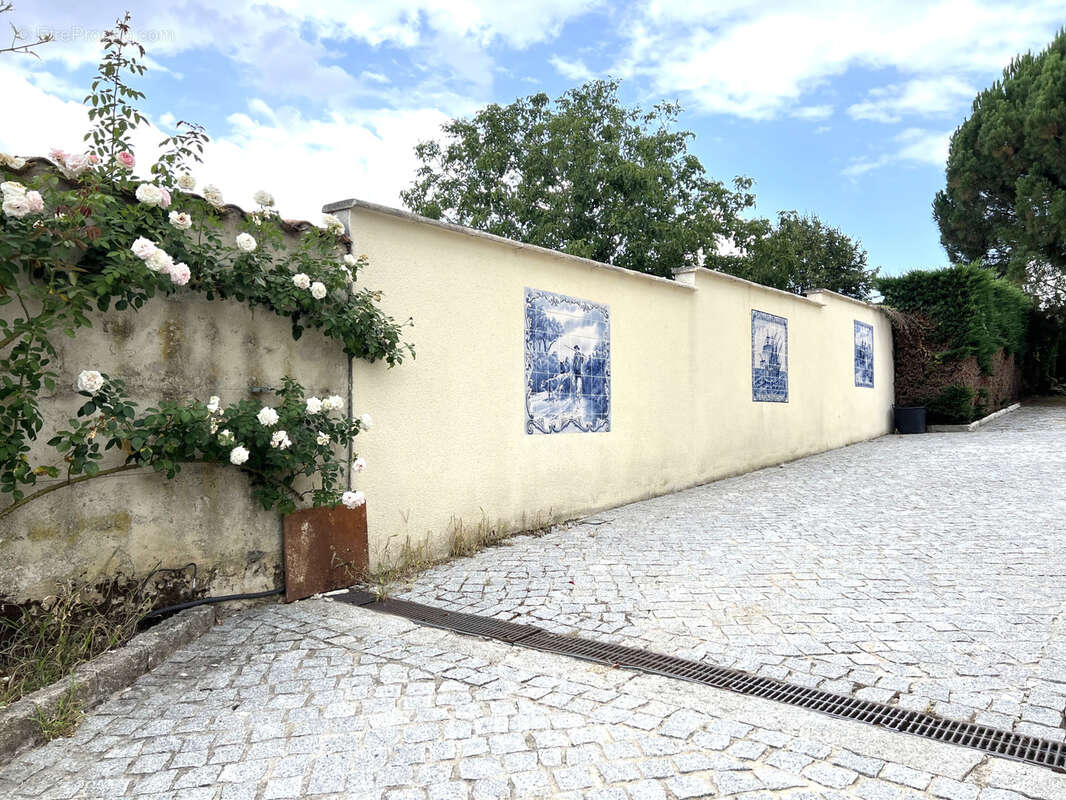 Maison à CREYSSE