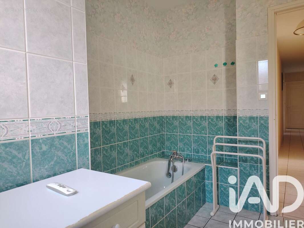 Maison 130 m² à Drevant  - photo 9