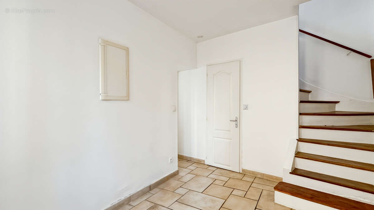 Maison à SAINT-NOM-LA-BRETECHE