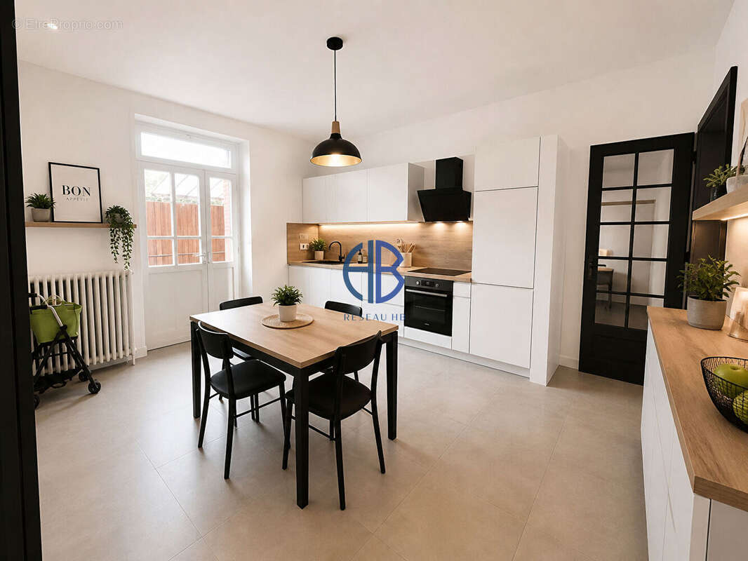 Maison à LES EPARRES