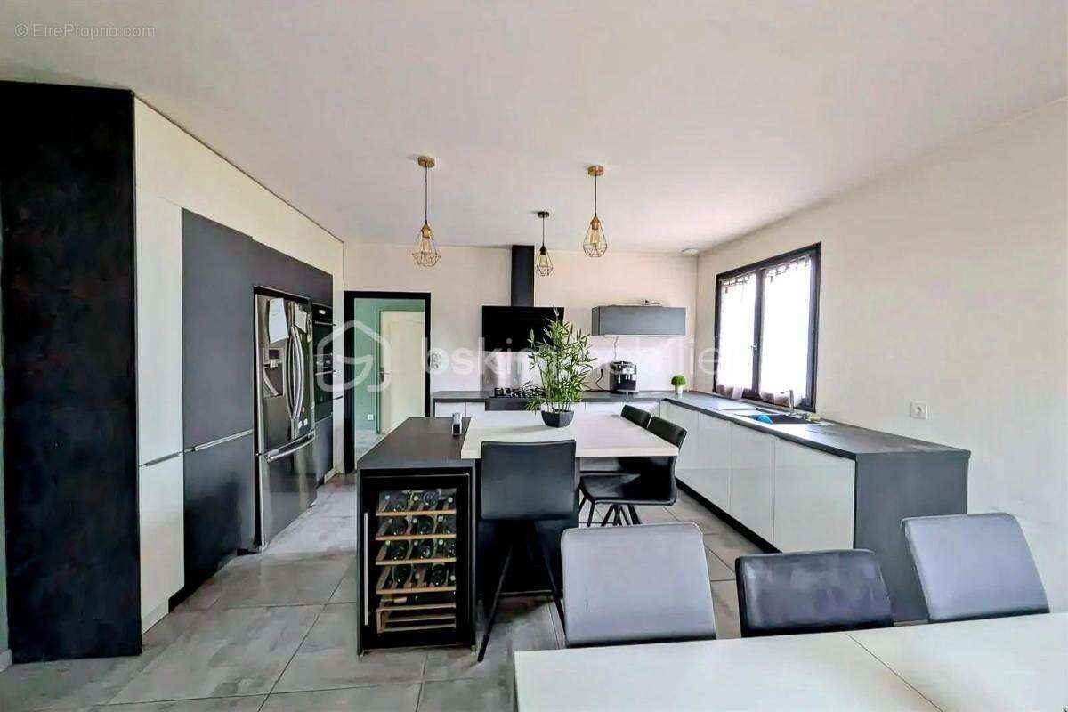 Maison familiale – 6 chambres – un cadre de vie idéal ! - photo 2