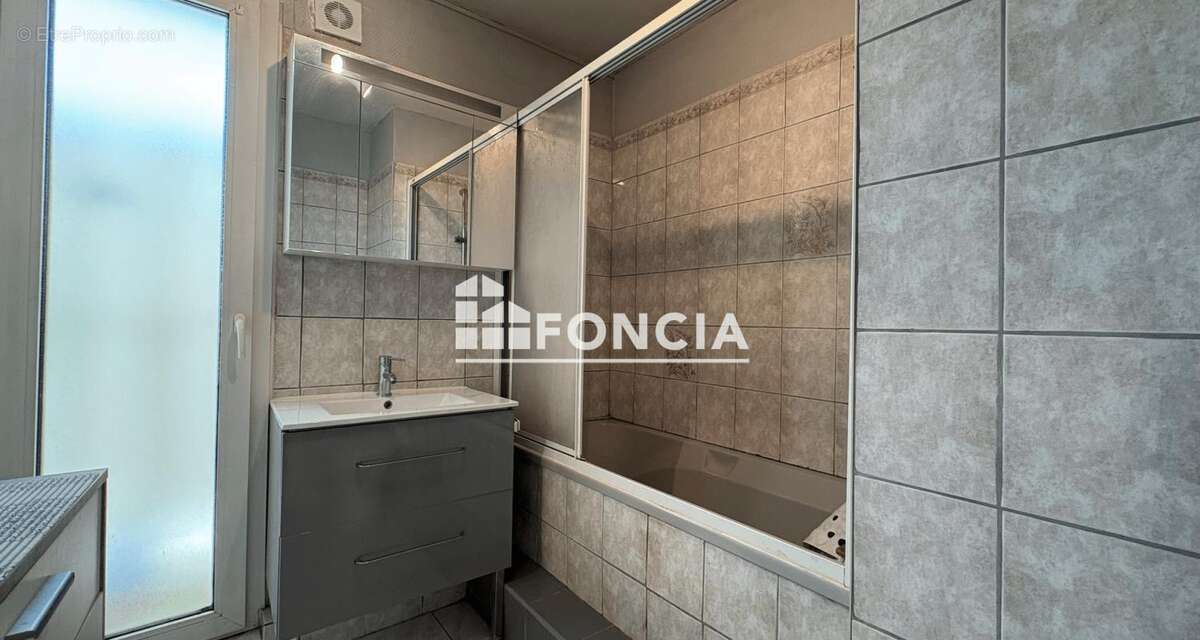 Appartement à FRENEUSE