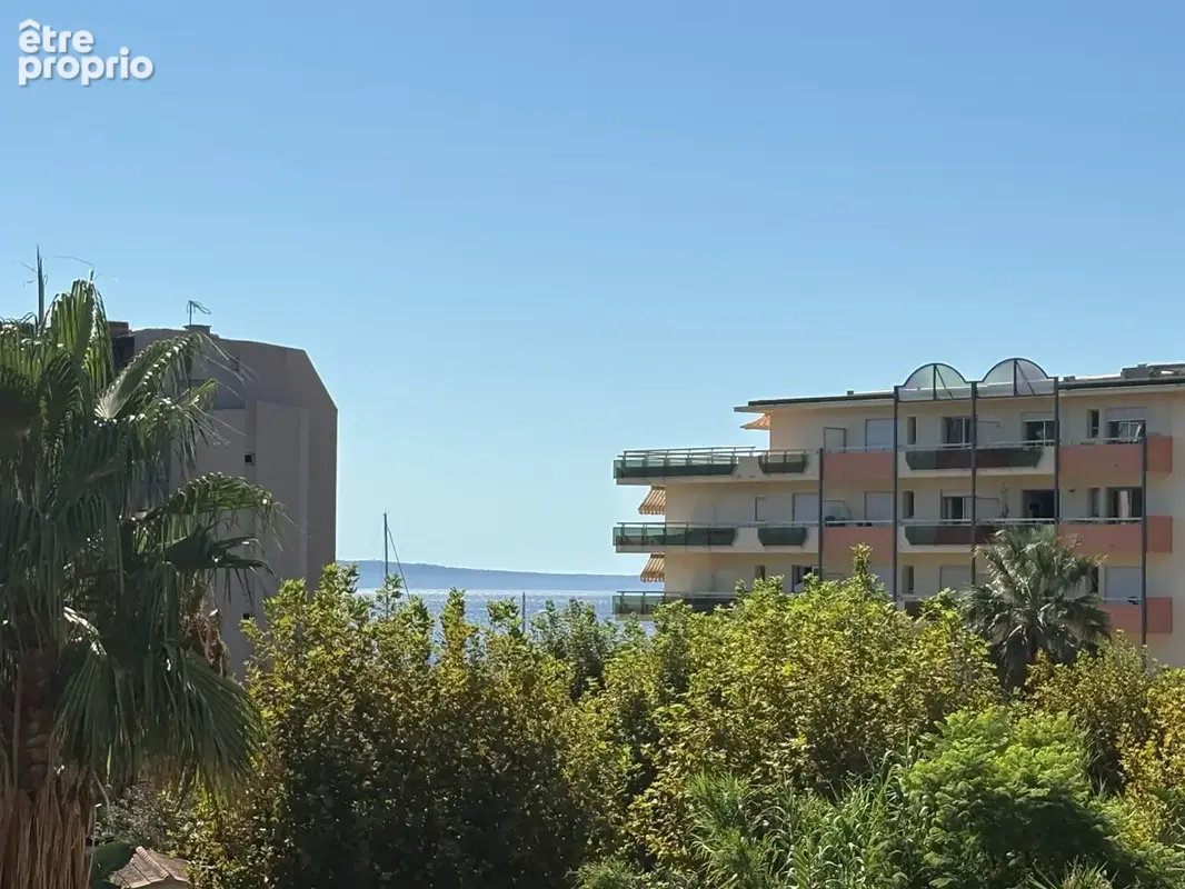 Photo Appartement à Le Lavandou au prix de 210 000€
