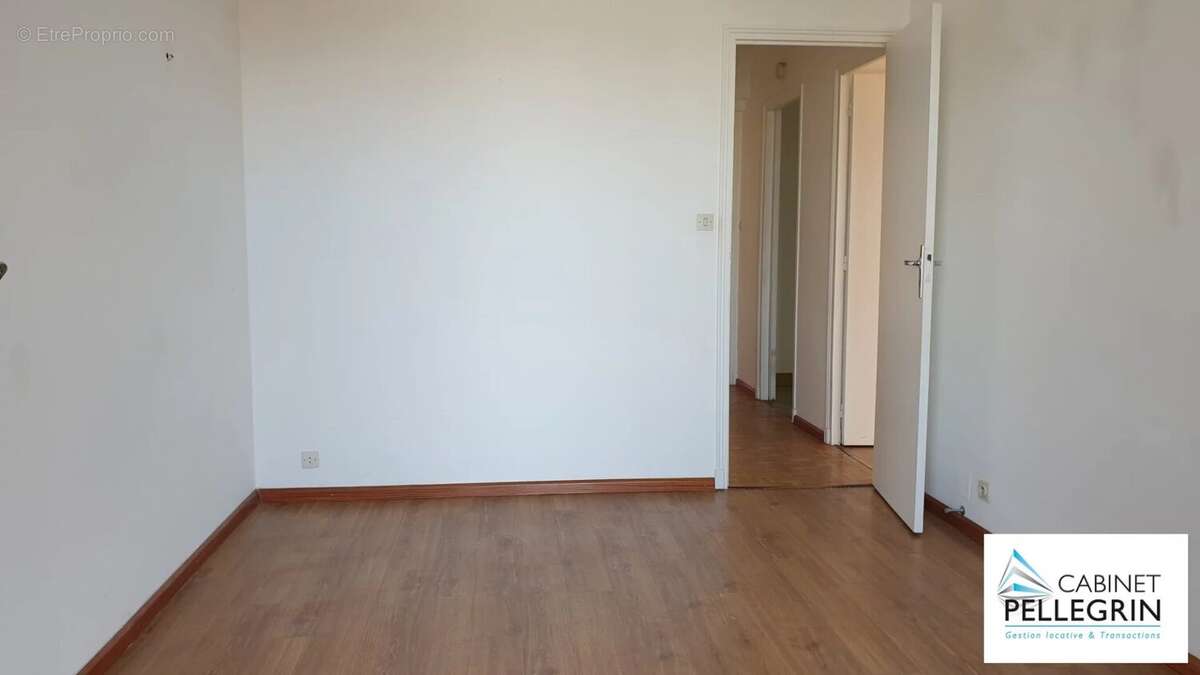 Appartement à MARSEILLE-4E