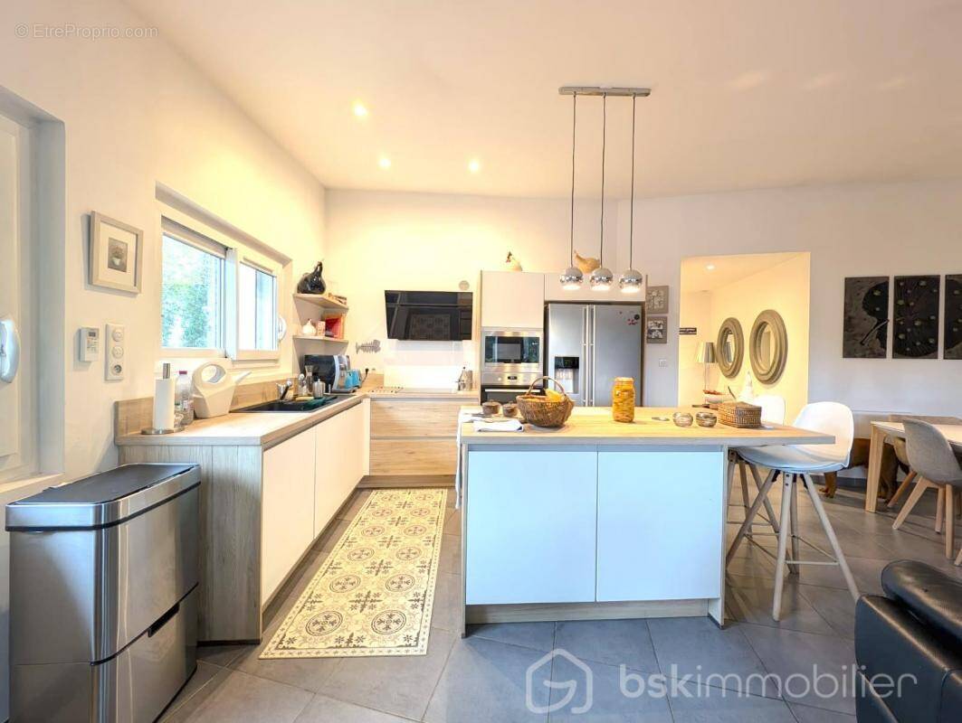 Appartement à LEZIGNAN-LA-CEBE