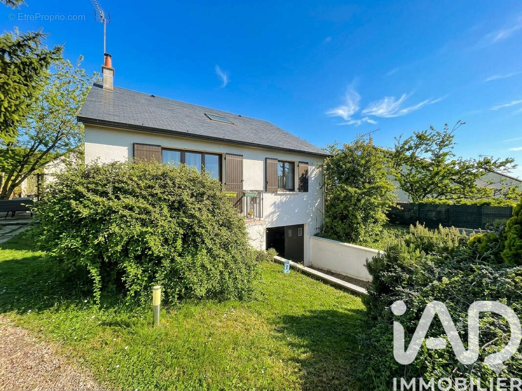 Photo 1 - Maison à MONTBAZON