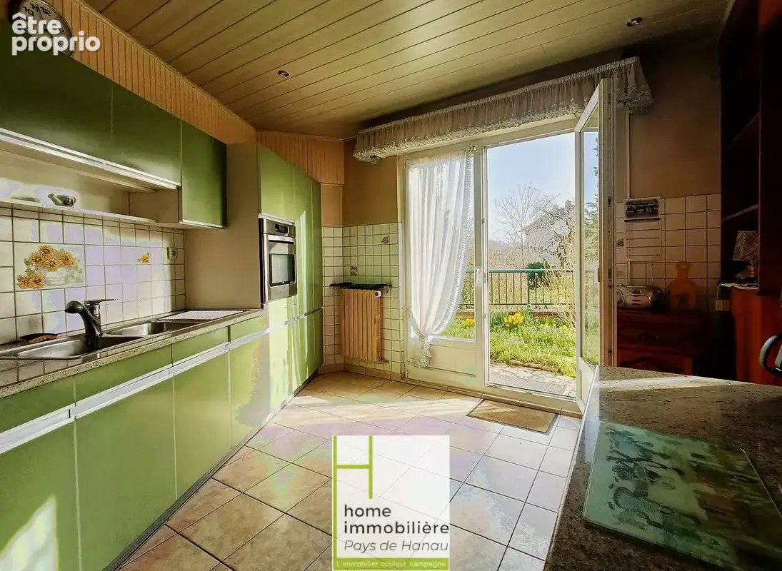 Grande propriété bi-famille avec terrain constructible et dépendances - photo 7