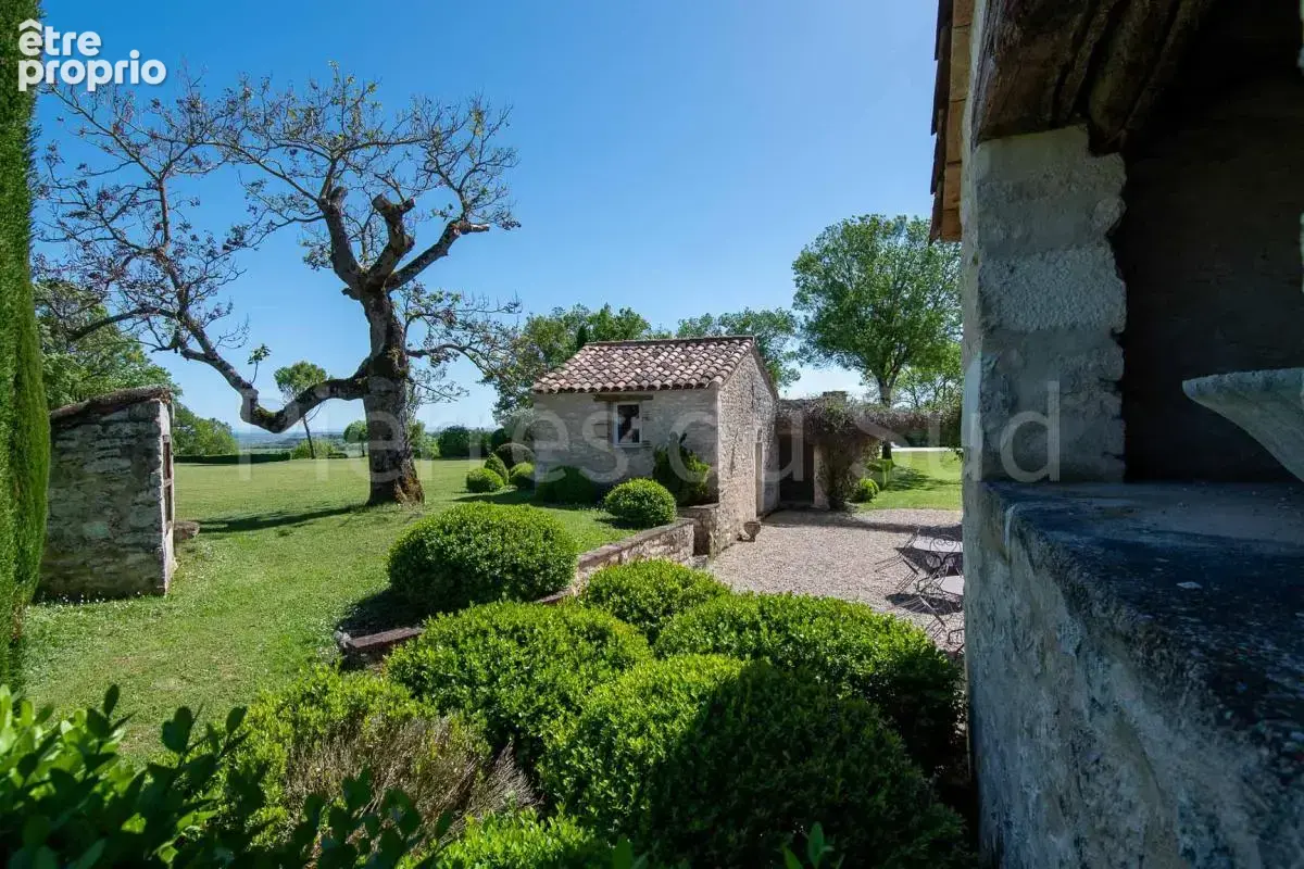 Propriété d ´Exception - photo 19