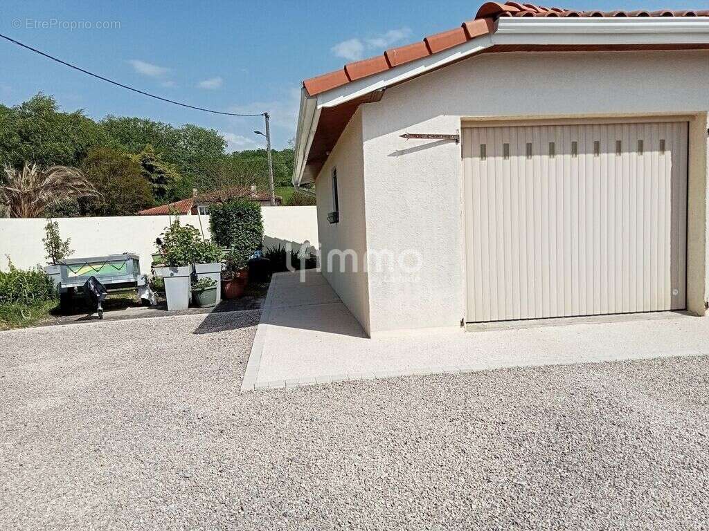 villecomtal maison 5 pièces avec garage - photo 5