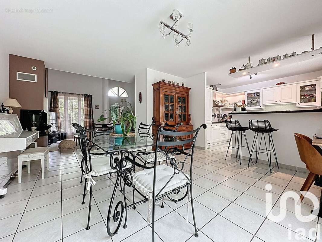 Photo 5 - Maison à OZOIR-LA-FERRIERE