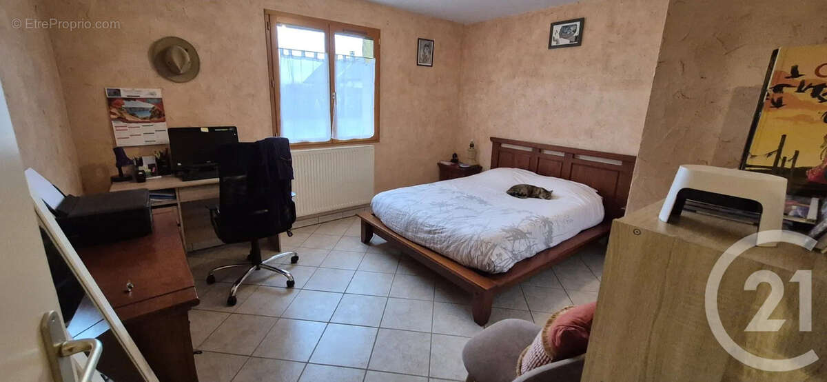 Maison à SAINT-USUGE