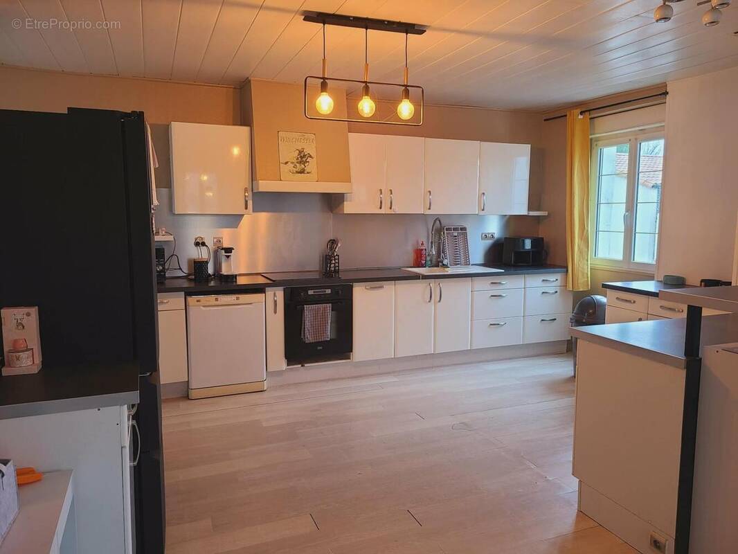 Photo 1 - Maison à SAINTE-GEMME-LA-PLAINE