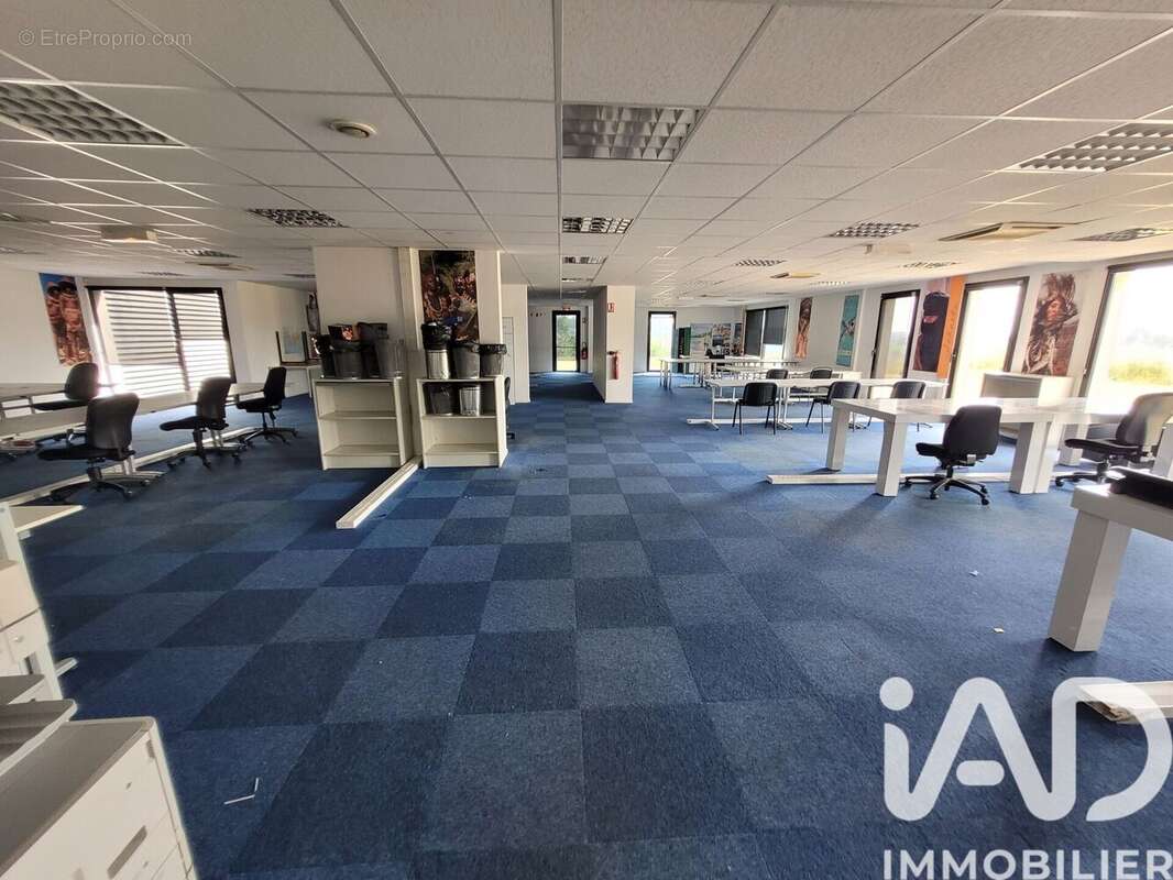 Commerce 753 m² à Saint-Symphorien-Sur-Coise  - photo 8