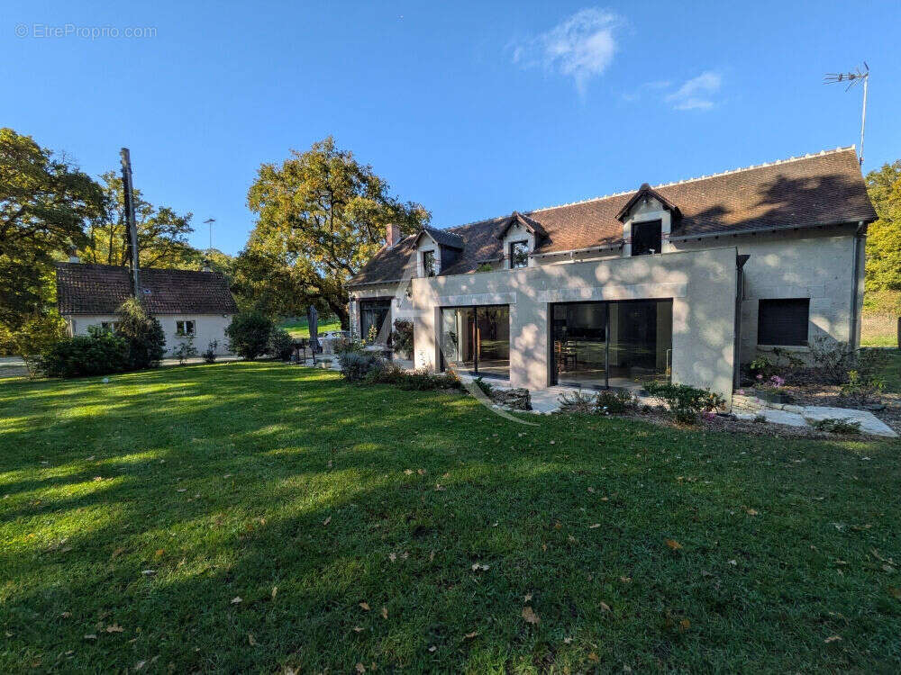 Maison à CHOUZY-SUR-CISSE