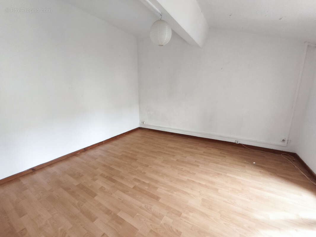 Appartement à SAINT-GENIS-DES-FONTAINES