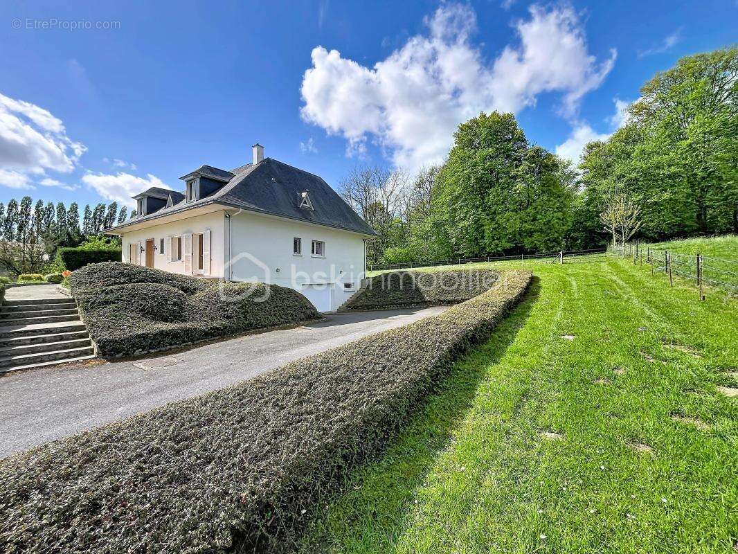 Maison à PUISIEUX-ET-CLANLIEU