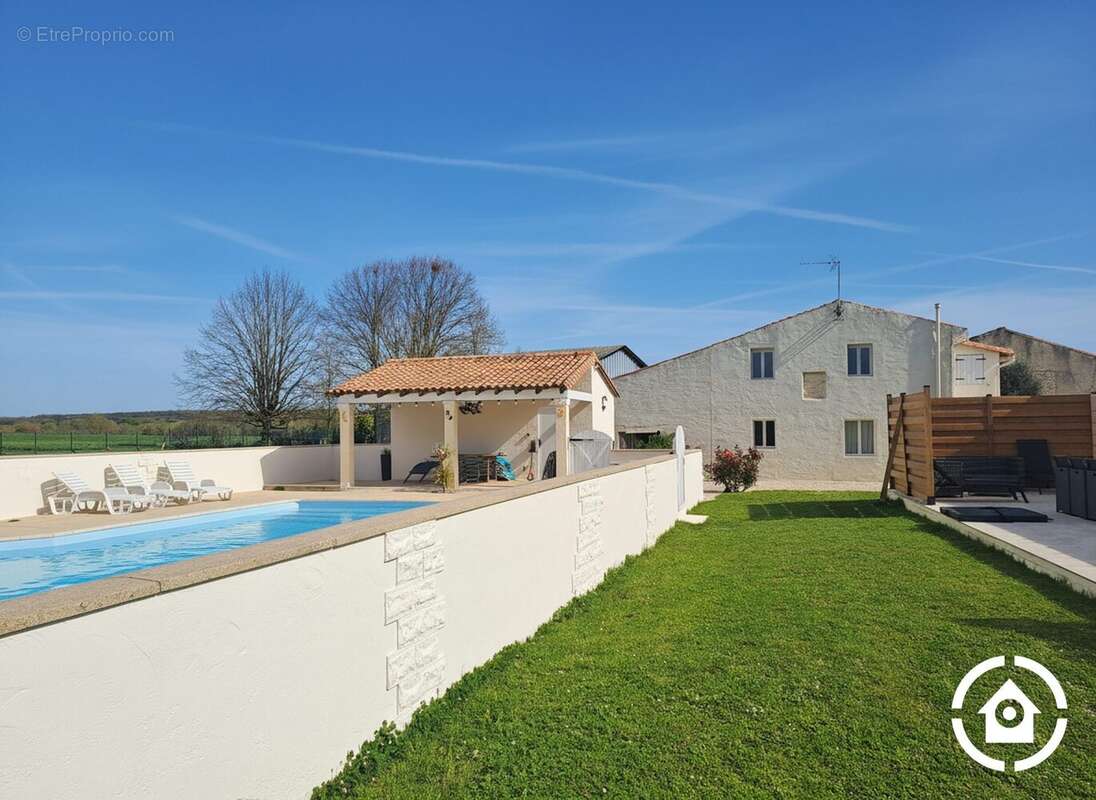 Maison à LE GICQ