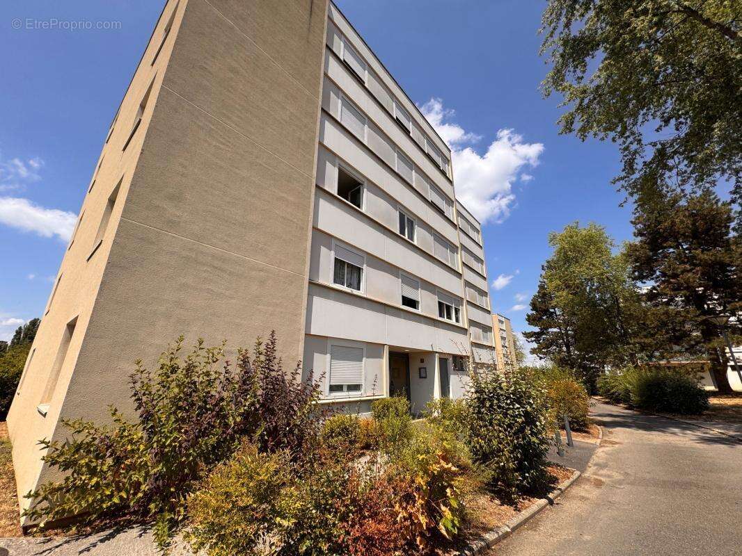 Appartement t3 avec terrasse - photo 13