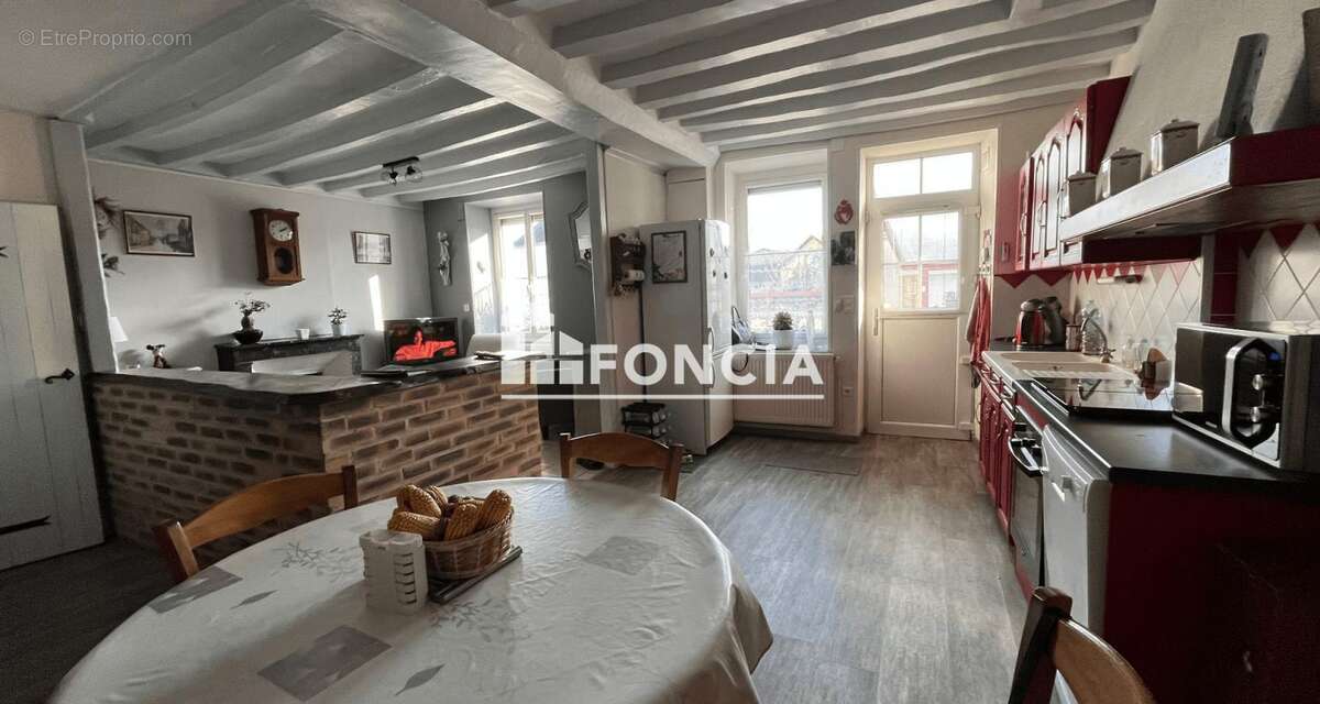 Maison à CONLIE