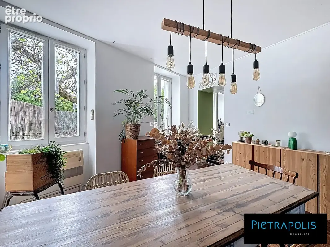 Appartement 4 pièces 97 m² à vendre à Sathonay-Camp (69580) - photo 6