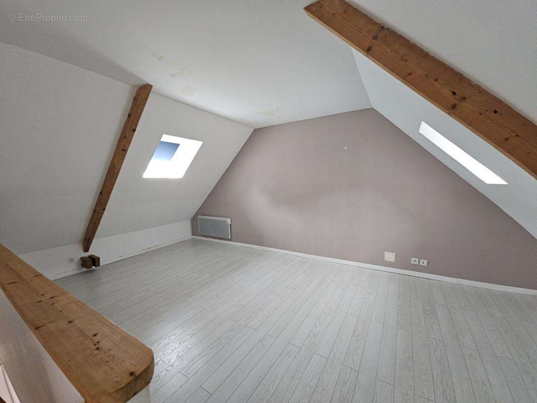 Quartier de la Mairie. Maison 97m² sur une parcelle de 333m² - photo 10