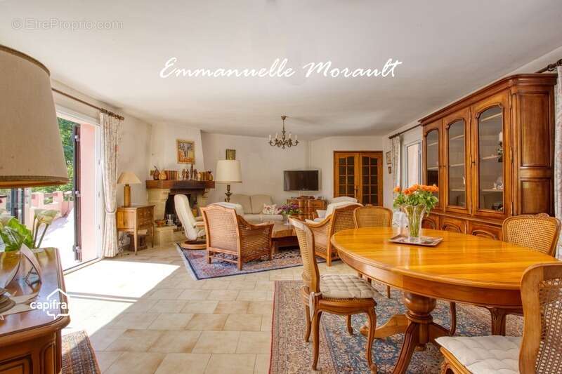 Maison à BAGNOLS-EN-FORET