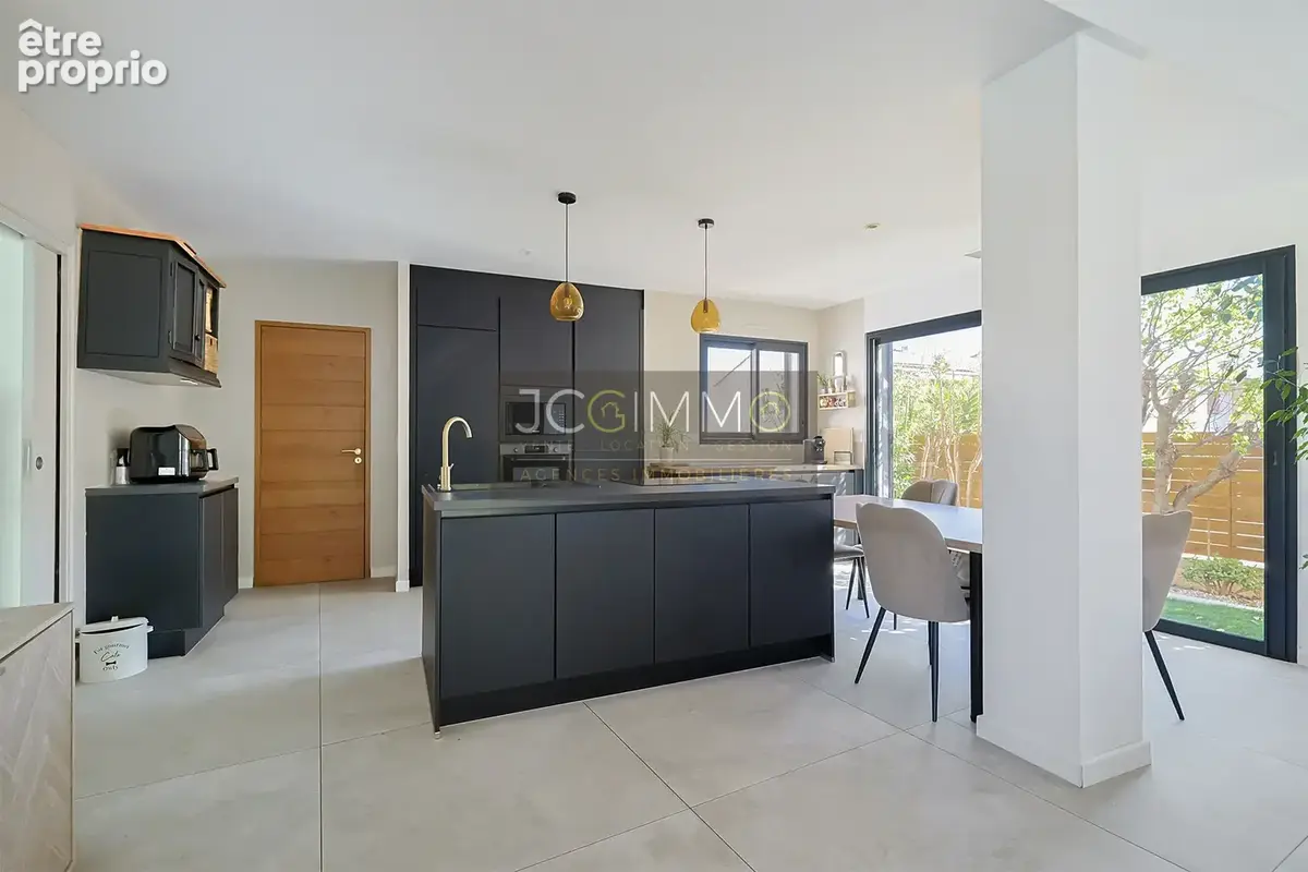 Villa contemporaine -152 m2 avec piscine et double garage à proximité des commodités - photo 8