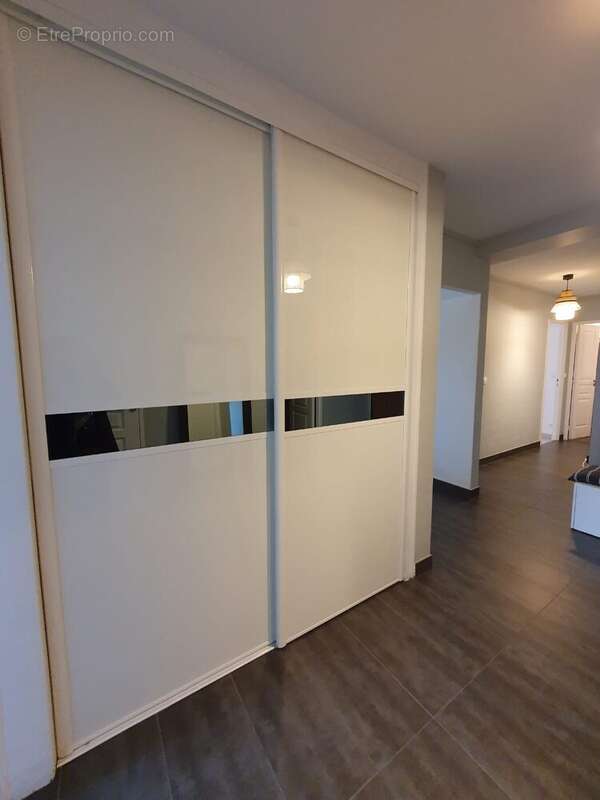 Appartement à FONTENAY-LE-FLEURY