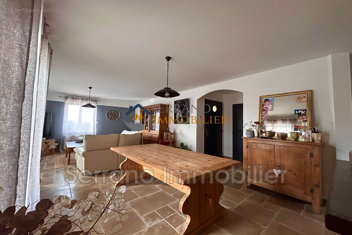 Maison 165 m² à Montfrin  - photo 6