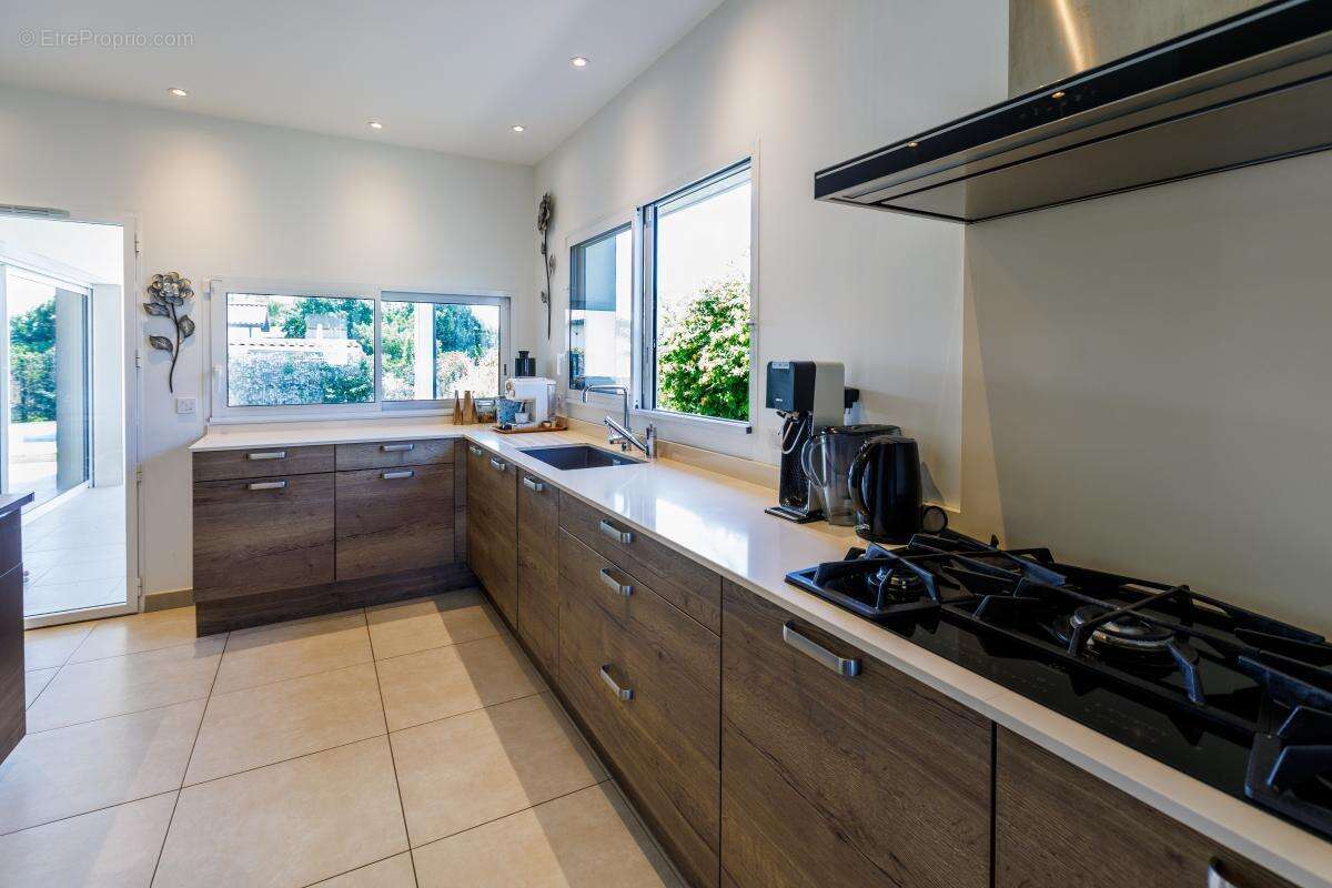 Maison 147 m² à Saint-Loup-Cammas  - photo 4